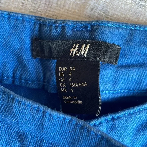 H&M electric blue shorts - Picture 3 of 5